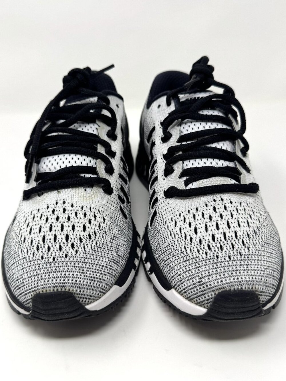 Nike Womens Air Zoom Odyssey 2, White/Black Running Shoe,  Size 8.5